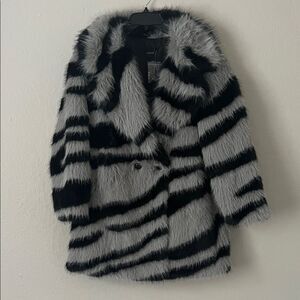 NWT Cliche Chic Animal Print Faux Fur Coat in Size M